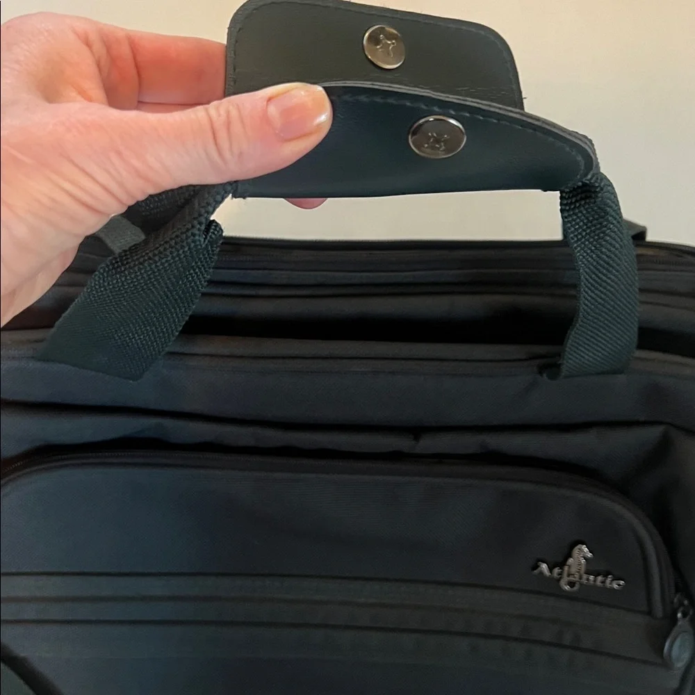 ATLANTIC CARRY-ON TRAVEL-OVERNIGHT LUGGAGE TOTE BAG WITH SHOULDER STRAP